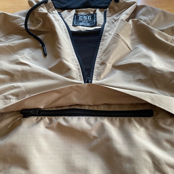 M tan polyester windbreaker - Picture 2 of 3